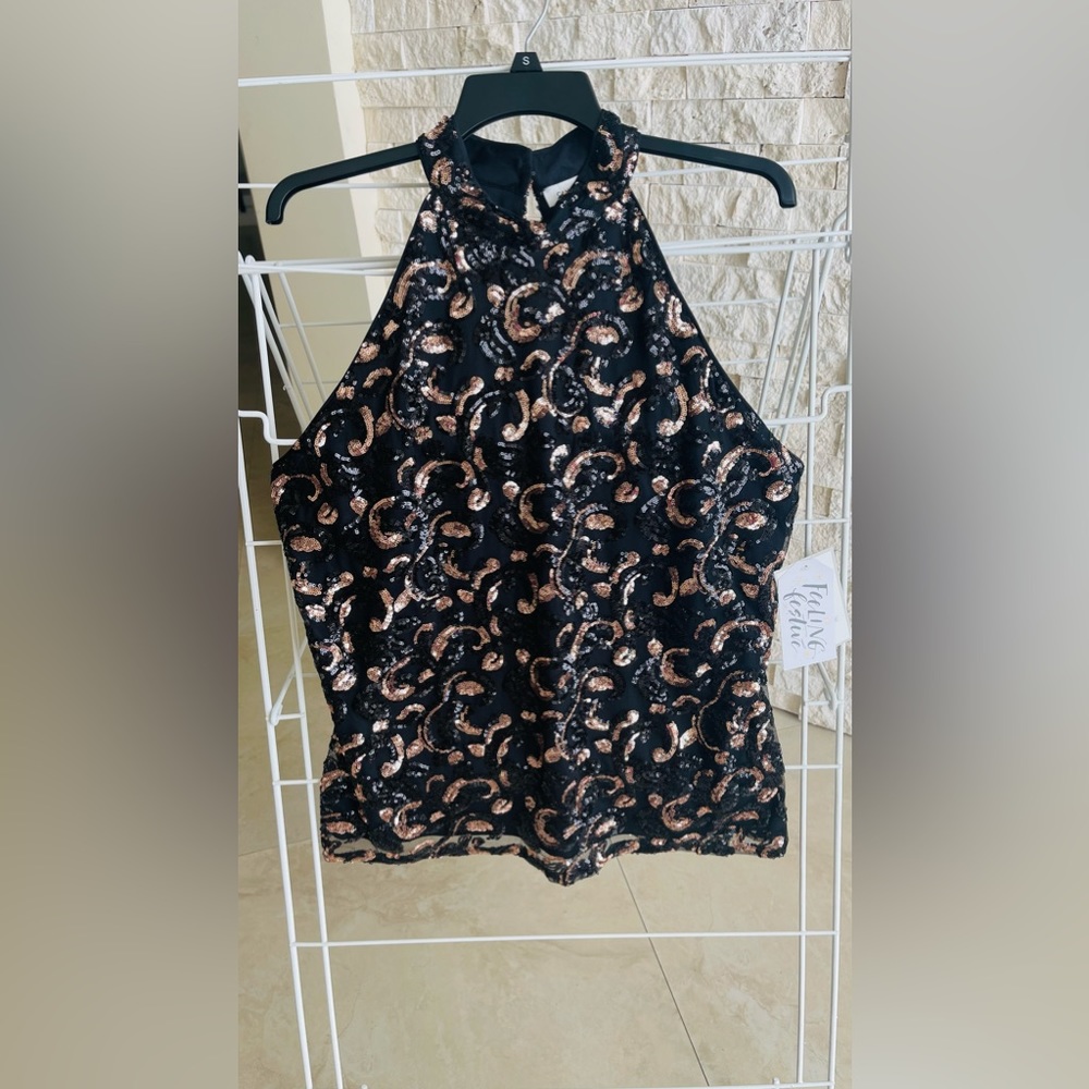 New Top size large